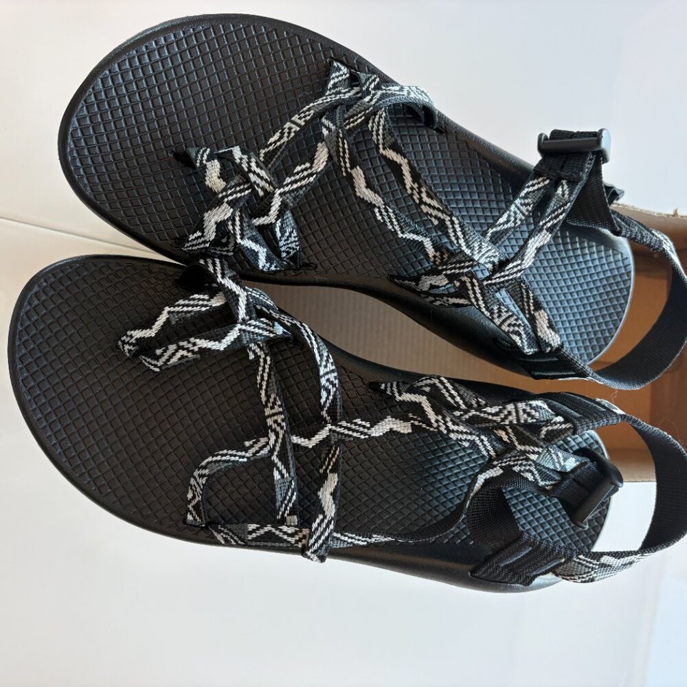 Ladies CHACO ZX2 Classic Paddle B/W black white sandals sz 10 - Picture 3 of 3